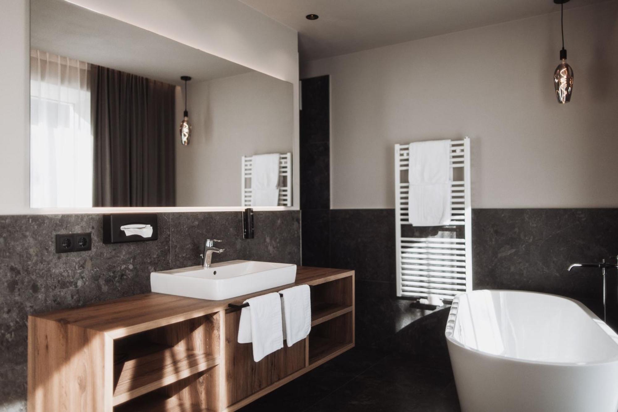 Hotel Montis - Active Nature Spa Brunico Eksteriør bilde
